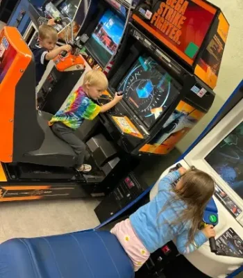 Classic arcade games for kids of all ages to enjoy at family friendly entertainment venue in Hibbing, MN.